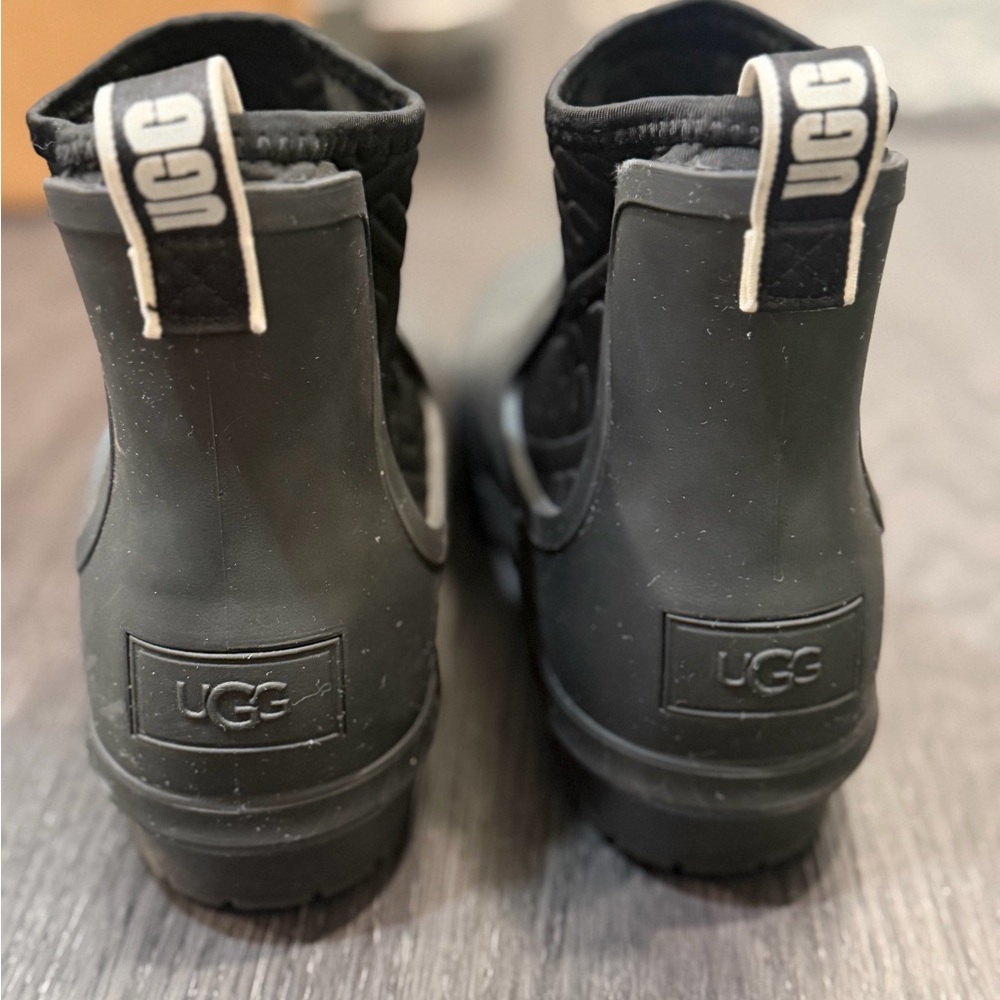 UGG Black Short Rain Boots with Pull Tabs - Picture 3 of 4